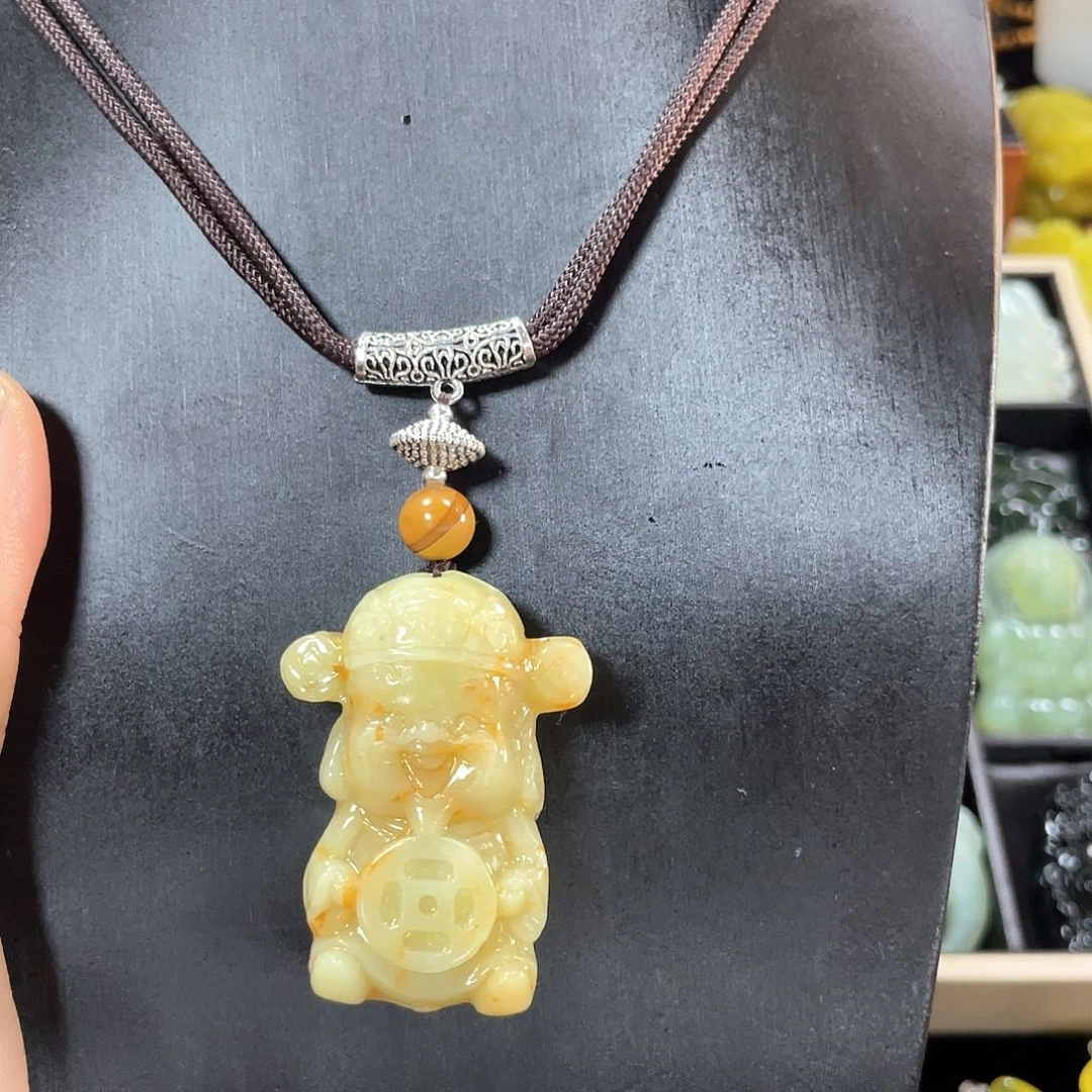 蛇纹石玉颈饰未镶嵌
