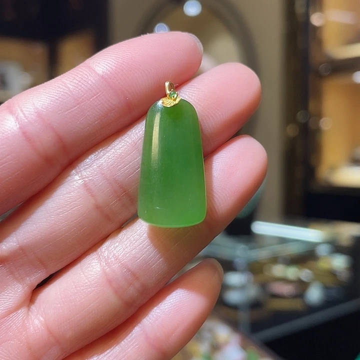 颈饰18K金镶嵌和田玉平安牌