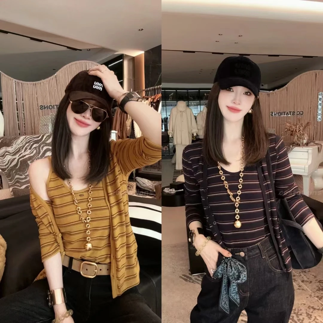 2025秋季新款条纹吊带背心+V领开衫两件套洋气休闲减龄显瘦套装