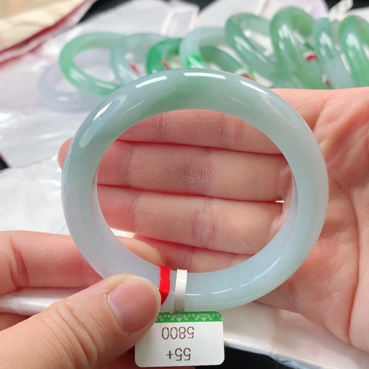 翡翠手镯未镶嵌缅甸A货翡翠手镯