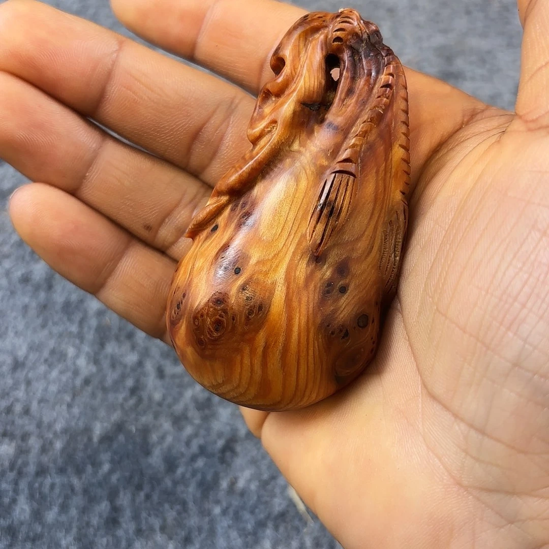 A***7崖柏玉化瘤钱袋子 把件