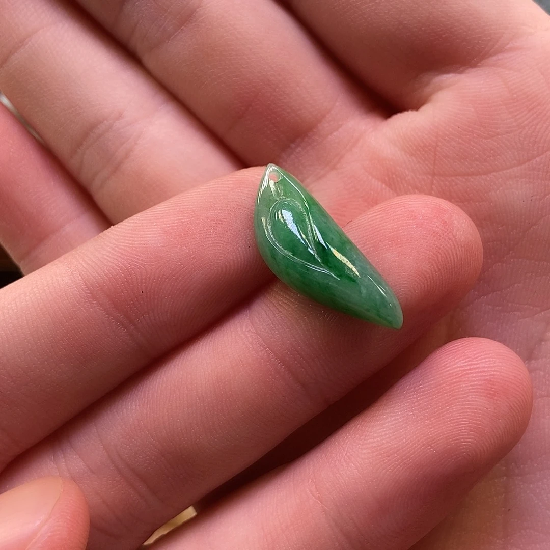 ****翡翠未镶嵌颈饰翡翠