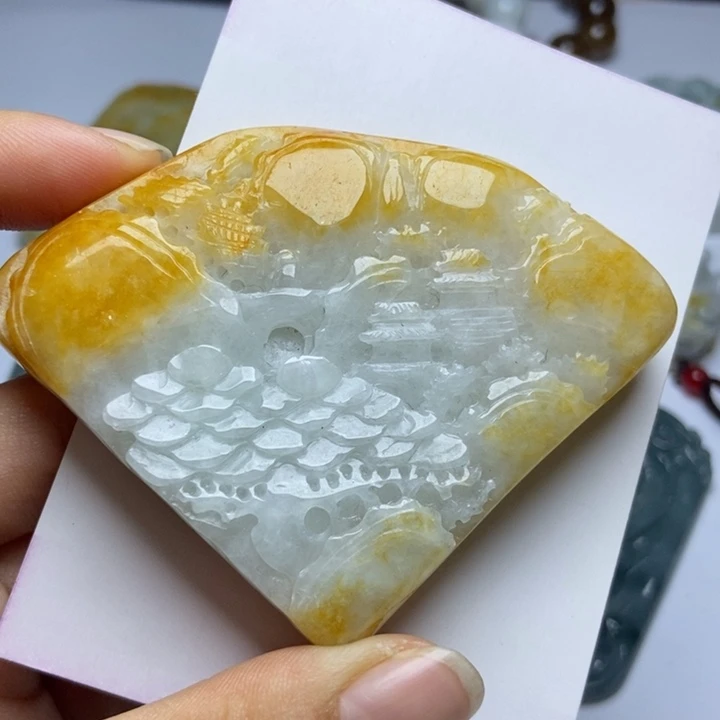 翡翠颈饰未镶嵌翡翠