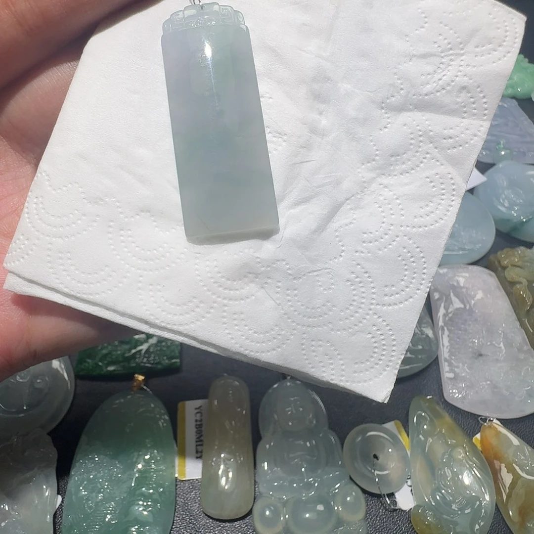 翡翠未镶嵌颈饰吊坠