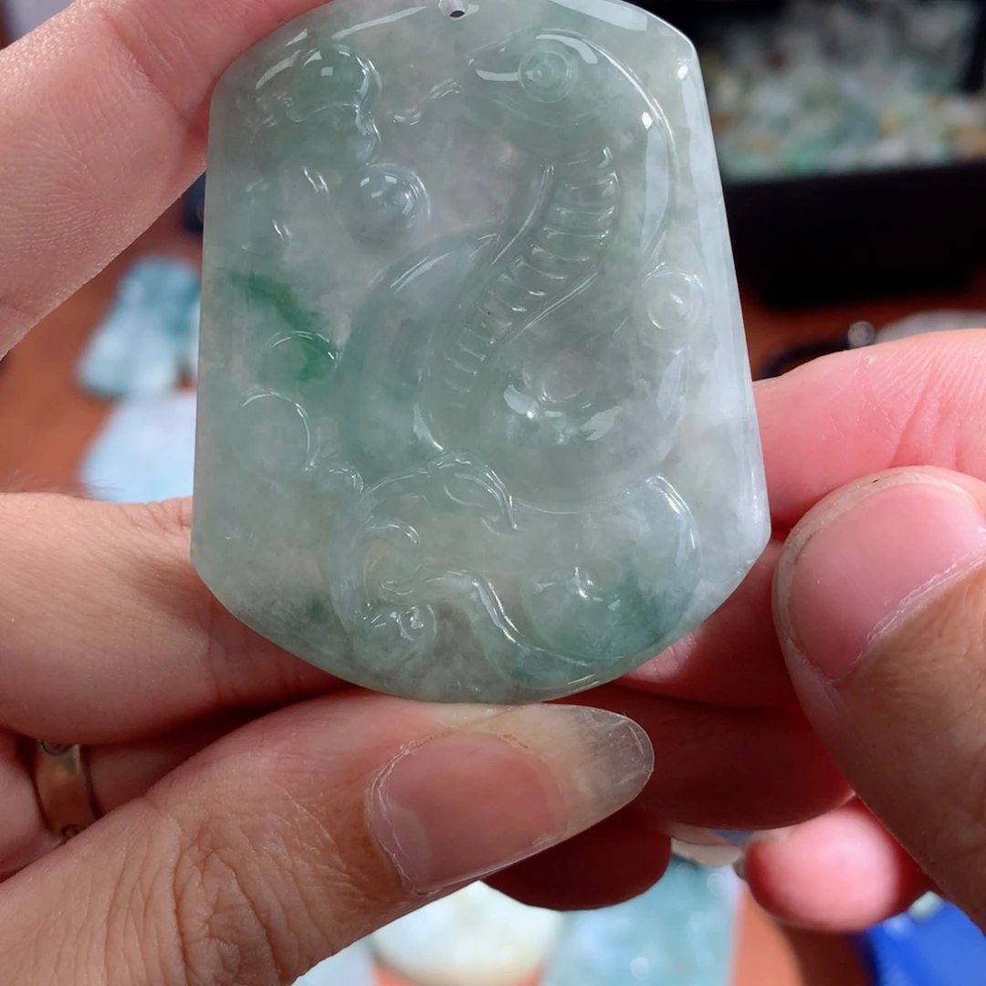 翡翠未镶嵌颈饰翡翠