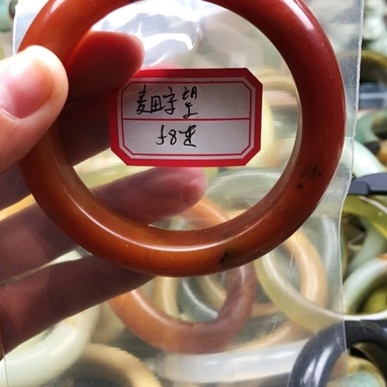 蛇纹石玉手镯未镶嵌麦**望