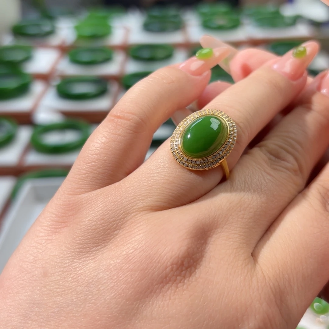 未镶嵌戒指和田玉