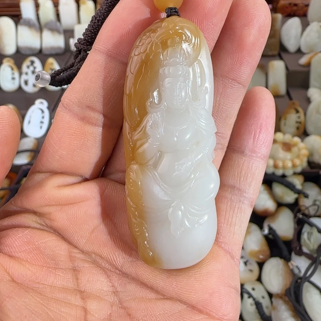 和田玉（糖玉）未镶嵌颈饰【金山糖白观音】