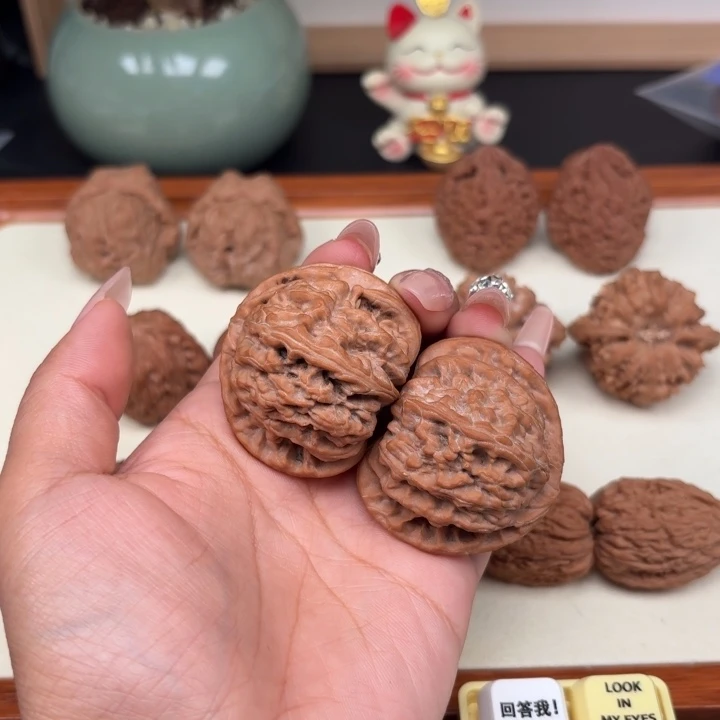 把件文玩核桃年*实白狮子三角44