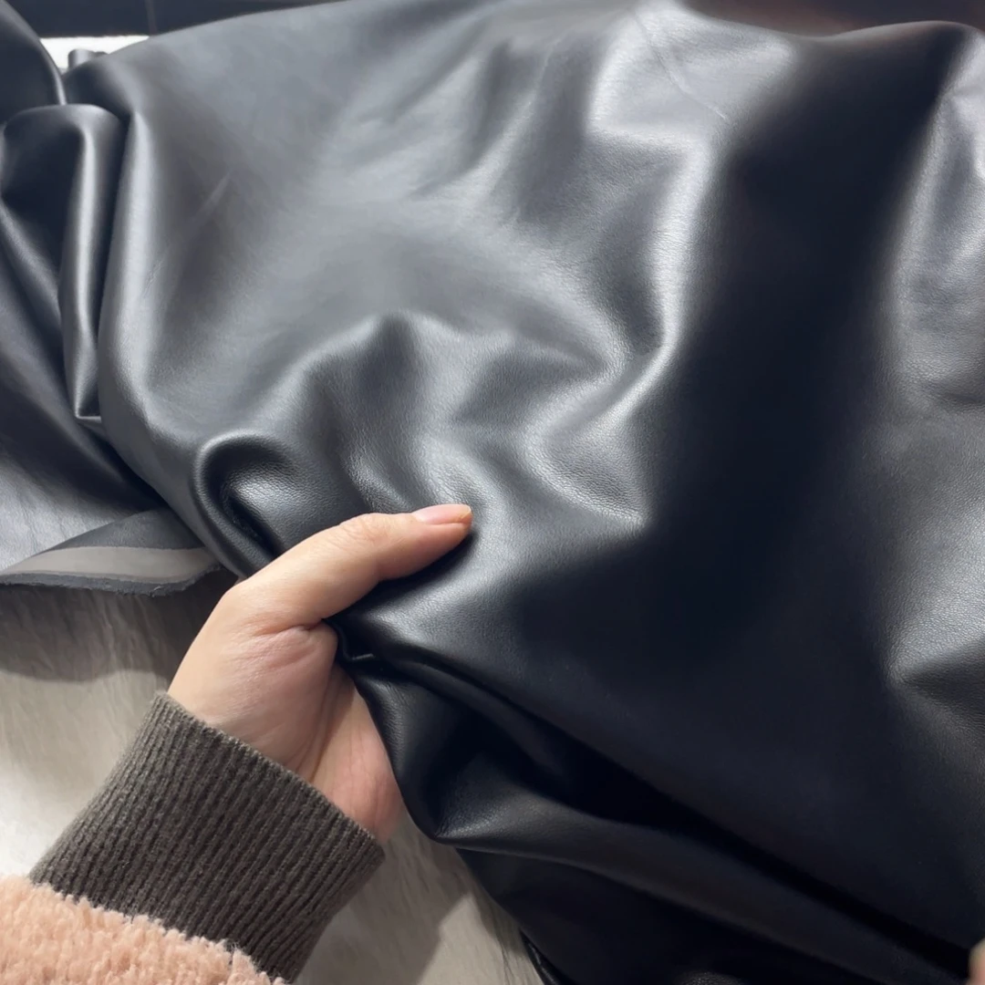 混纺黑色高货麂皮2米。