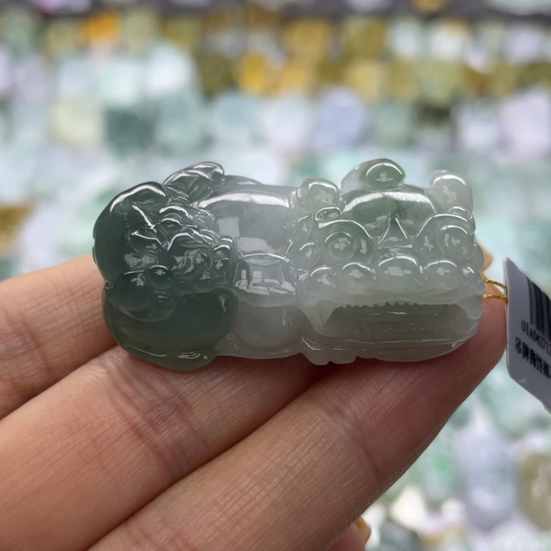 指***空颈饰未镶嵌翡翠貔貅