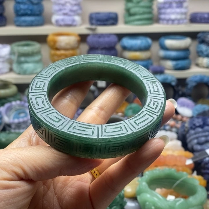 未镶嵌手镯石英岩玉