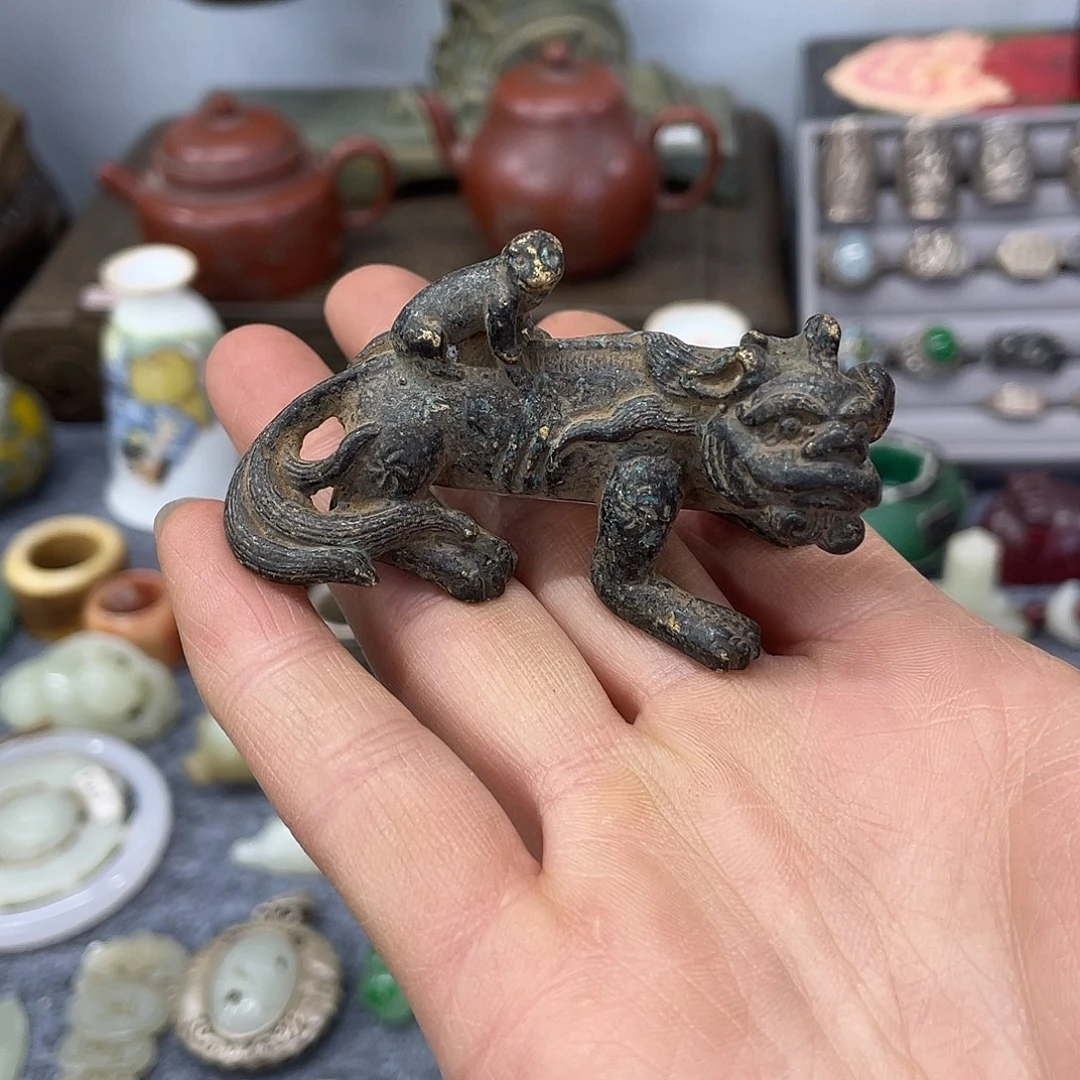 铜摆了一个小物件