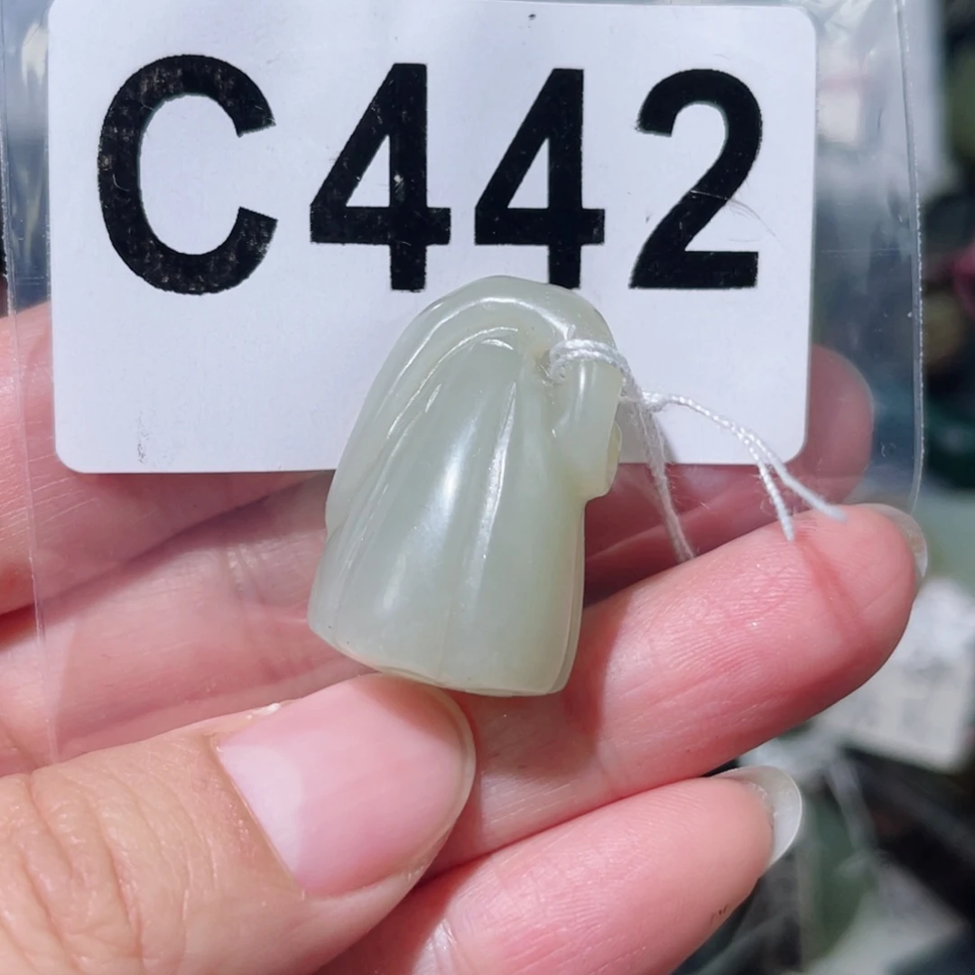 董***会和田玉未镶嵌颈饰