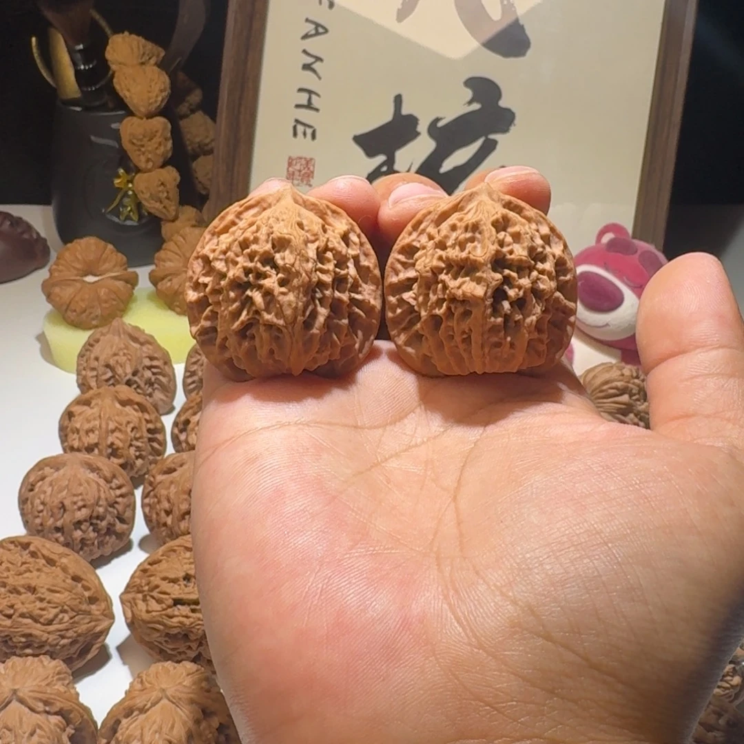 文玩核桃吊坠40尺寸盘龙纹