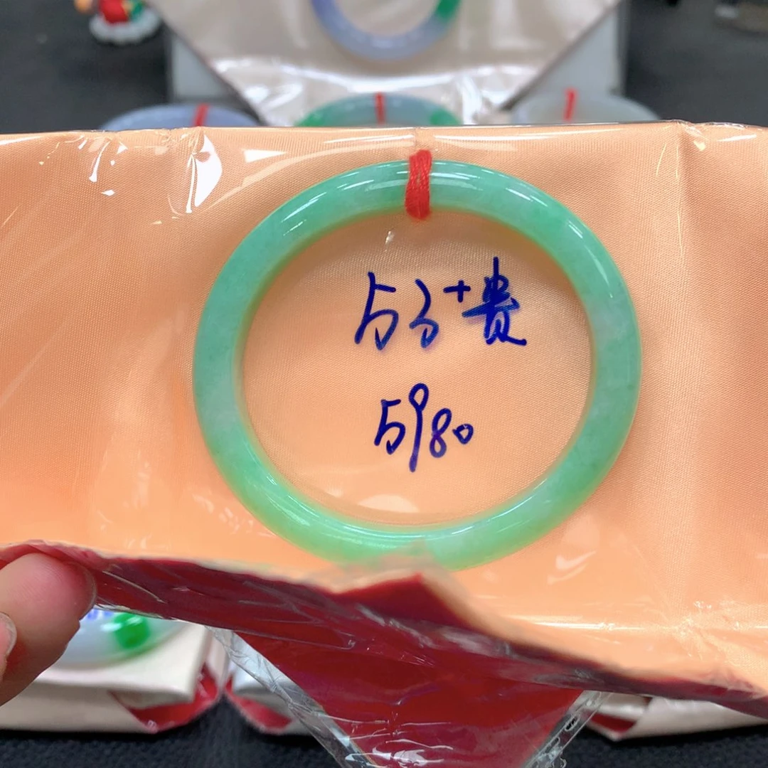 翡翠未镶嵌手镯53贵妃