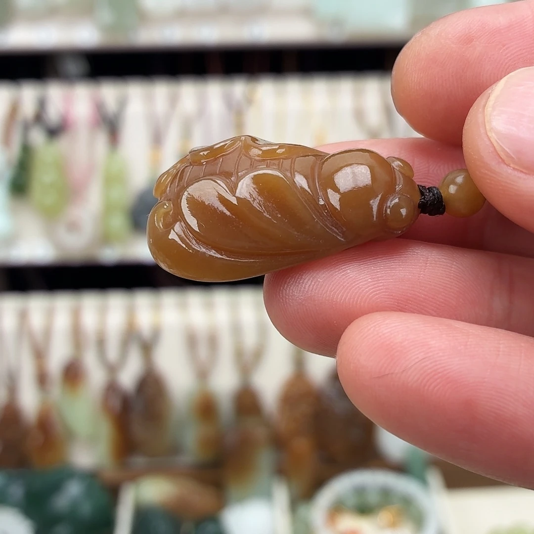 和田玉18K金镶嵌颈饰天然和田玉新疆全糖一鸣惊人蝉吊坠手工