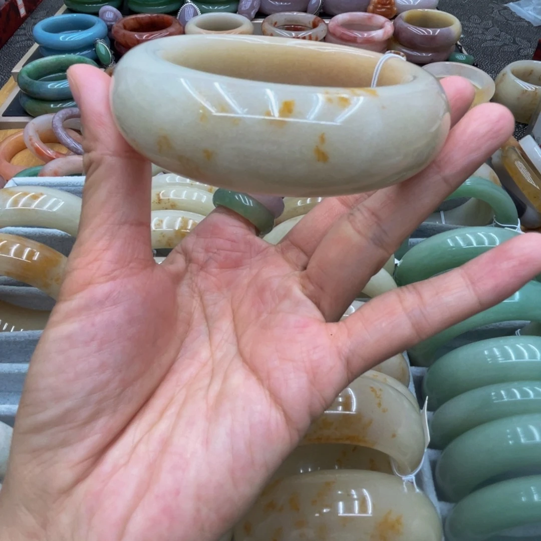 石英质玉未镶嵌圈口60！