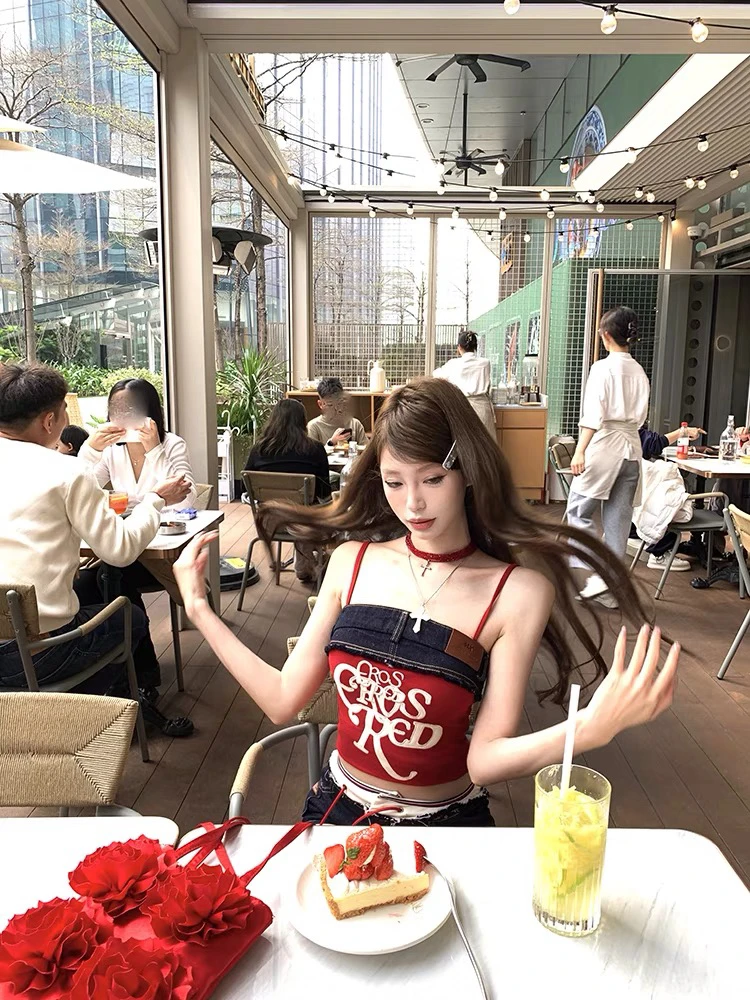 网红吊带印花背心上衣气质百搭修身小众时尚修身型内搭通勤短款