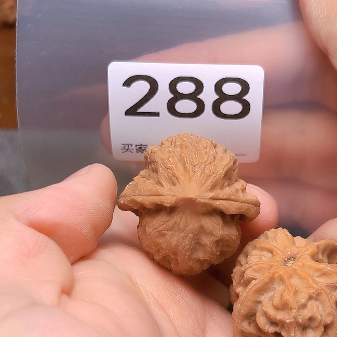 文玩核桃吊坠34梨木台