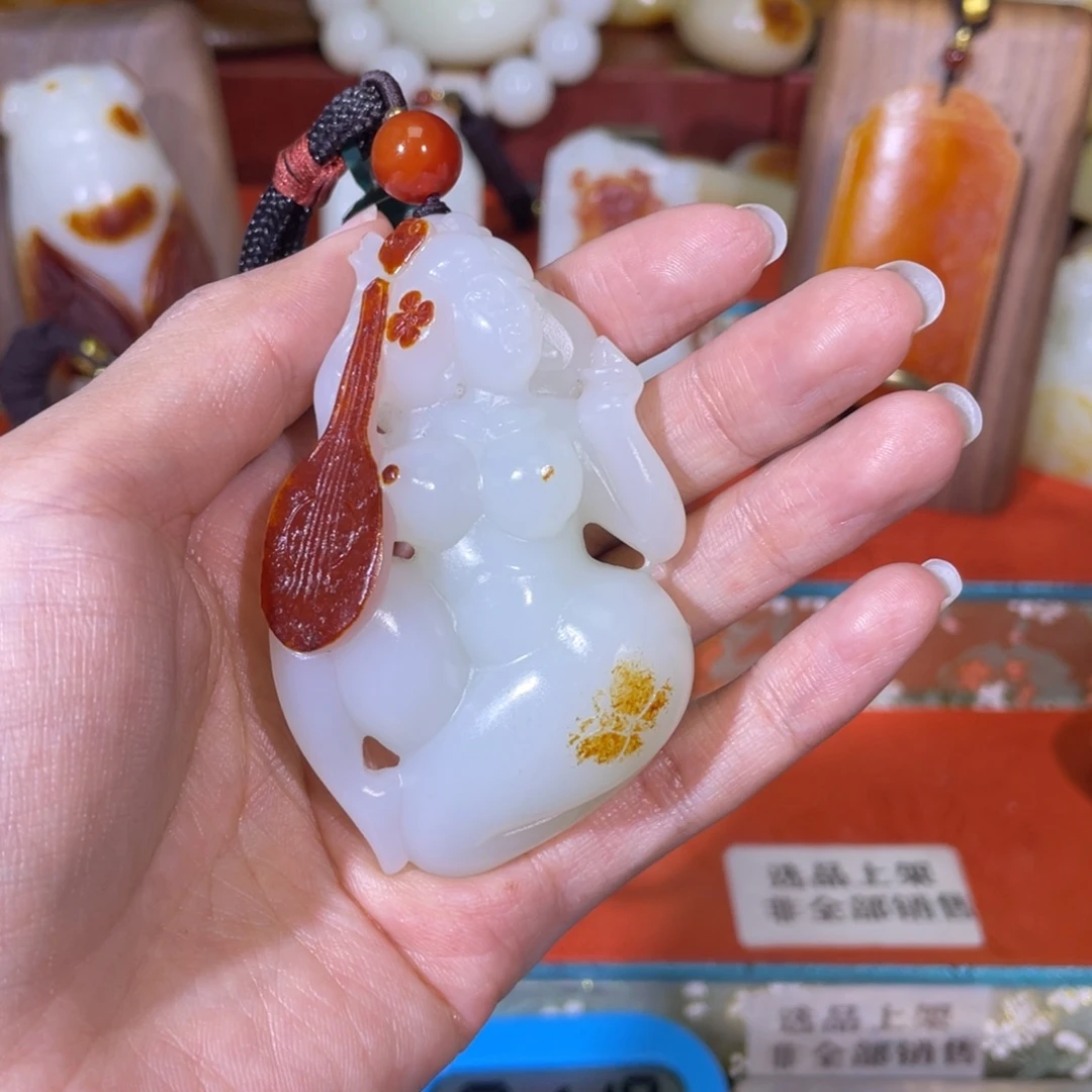 海***。和田玉未镶嵌把件