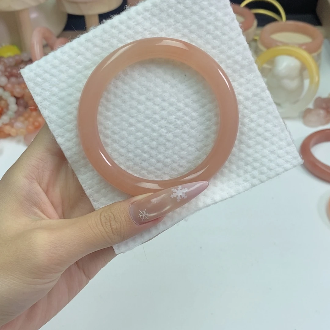 咻***O石英质玉未镶嵌手镯