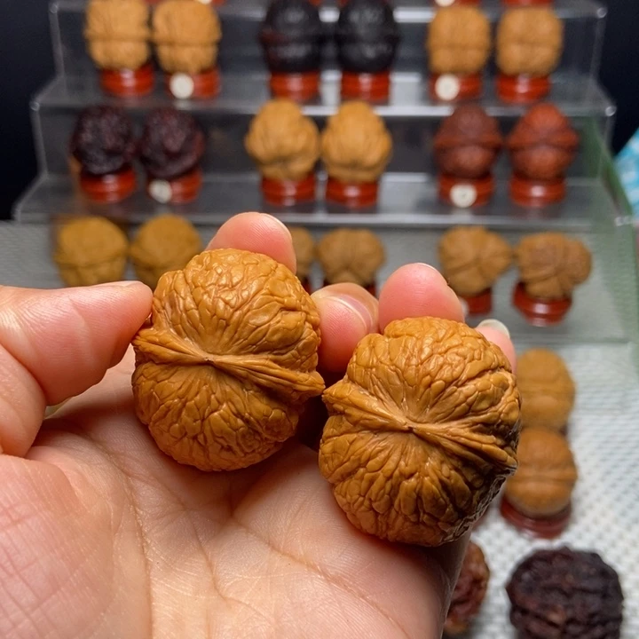 文玩核桃把件黄金球40