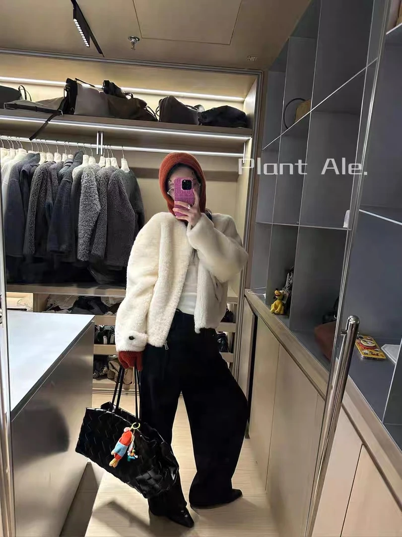 灰灰呀！532 软软糯糯 韩代复古设计感V领仿羊毛一体拉链款短外套