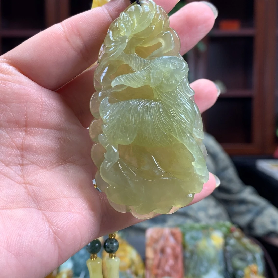 未镶嵌蛇纹石玉颈饰
