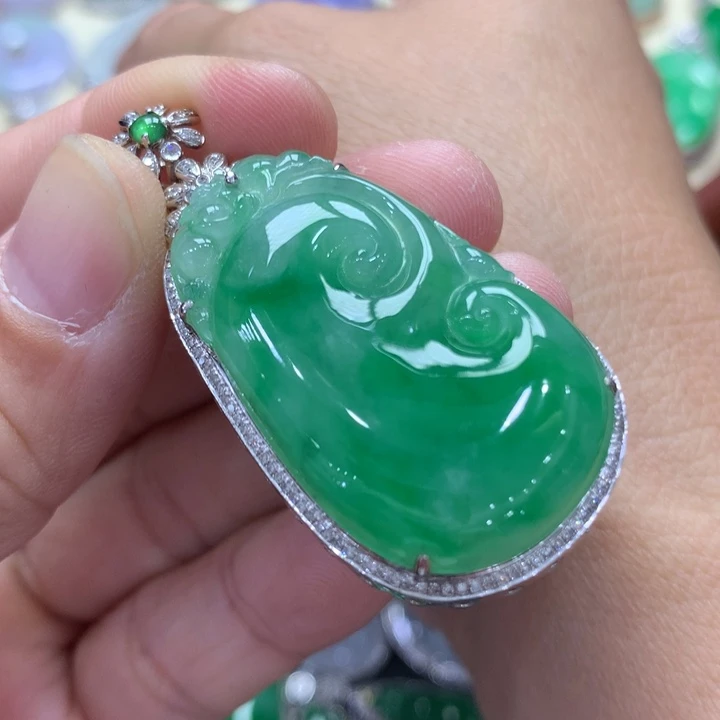 翡翠18K金镶嵌吊坠(不含链)