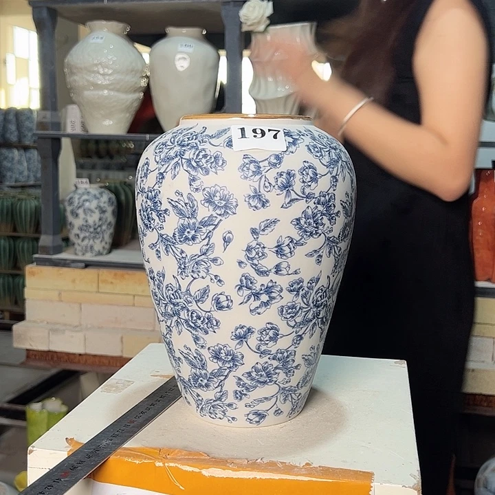 景德镇陶瓷花瓶微瑕介意勿怕