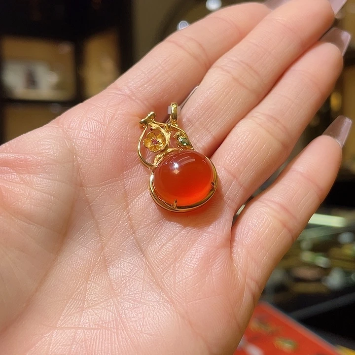 颈饰18K金镶嵌南红玛瑙喜上眉梢葫芦