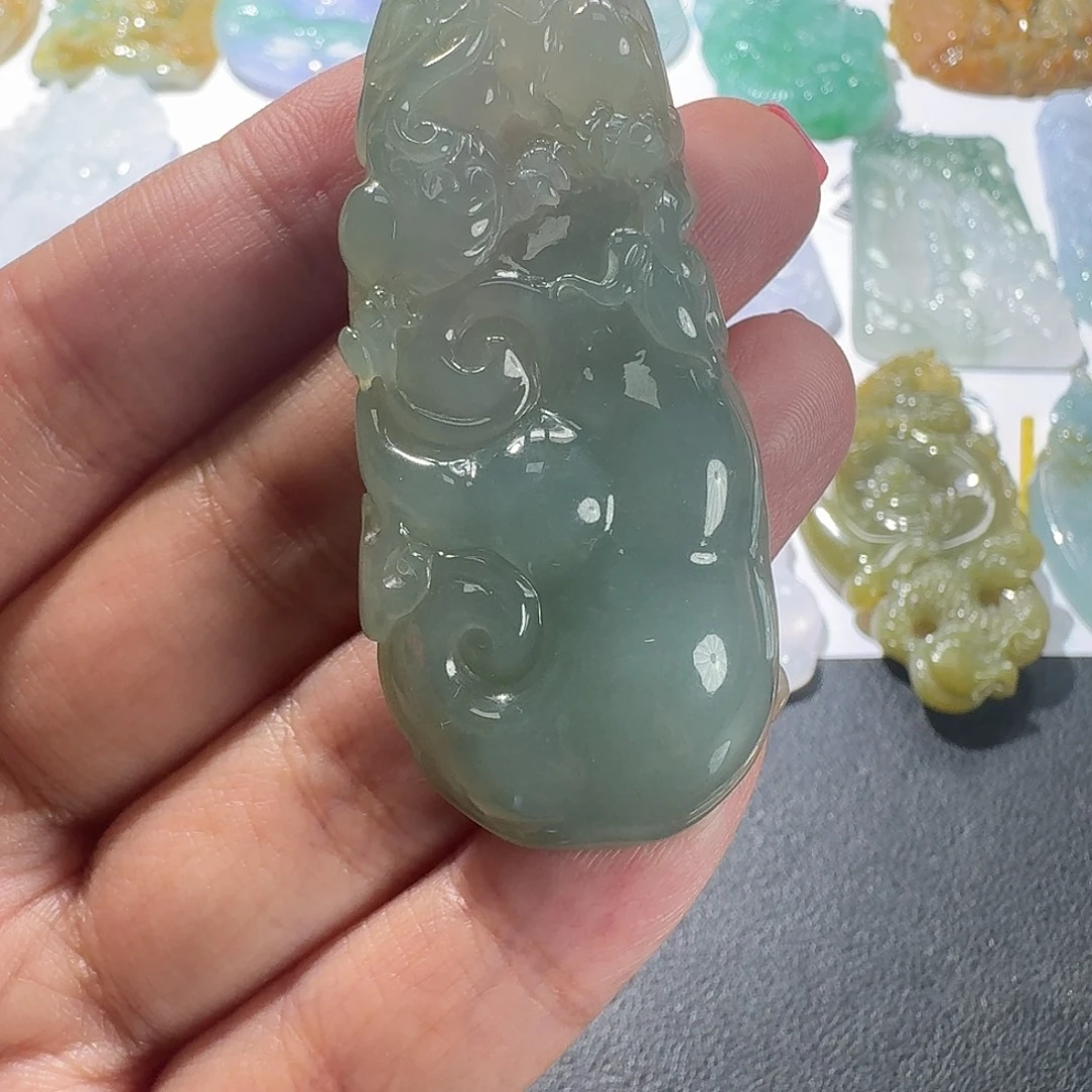 翡翠未镶嵌颈饰吊坠