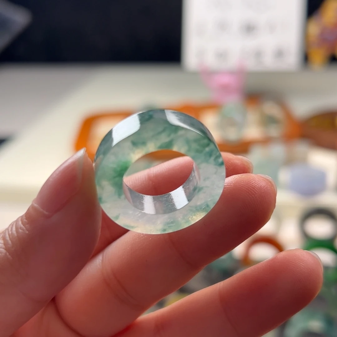 定制翡翠未镶嵌8/15冰绿飘花