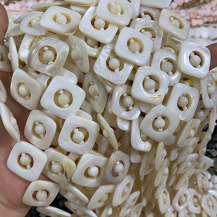 一条贝壳加珠项链款