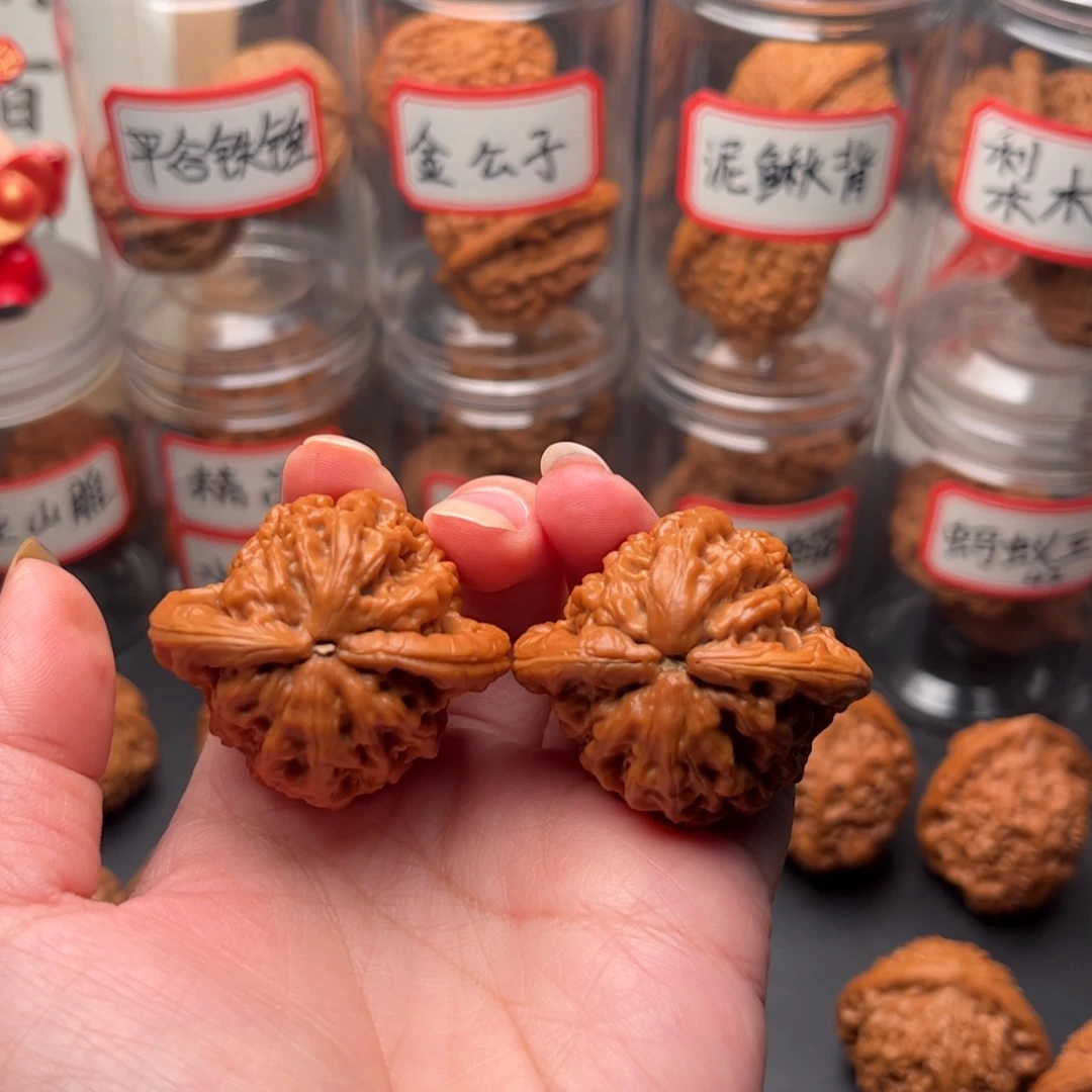 焦***文玩核桃把件40精品金公子