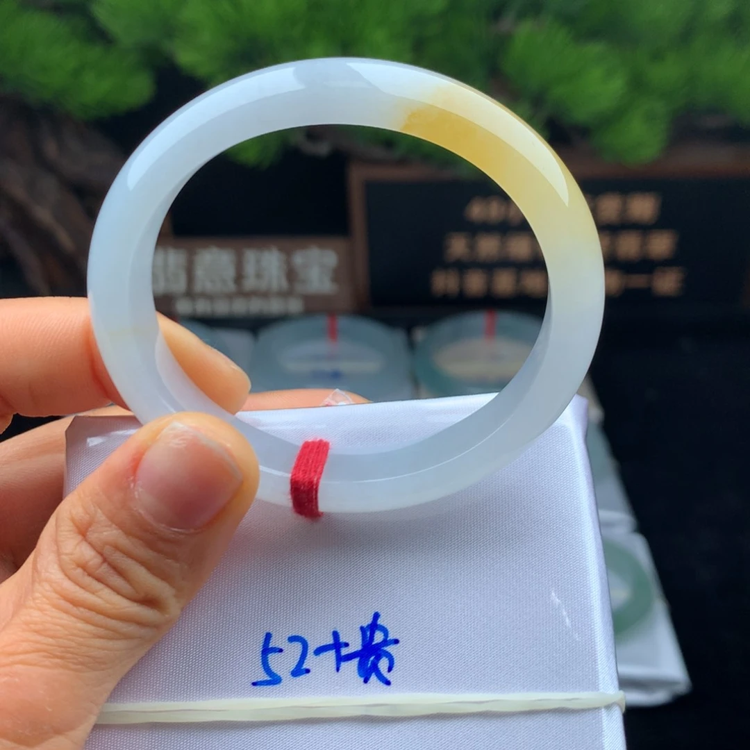 翡翠手镯未镶嵌手镯