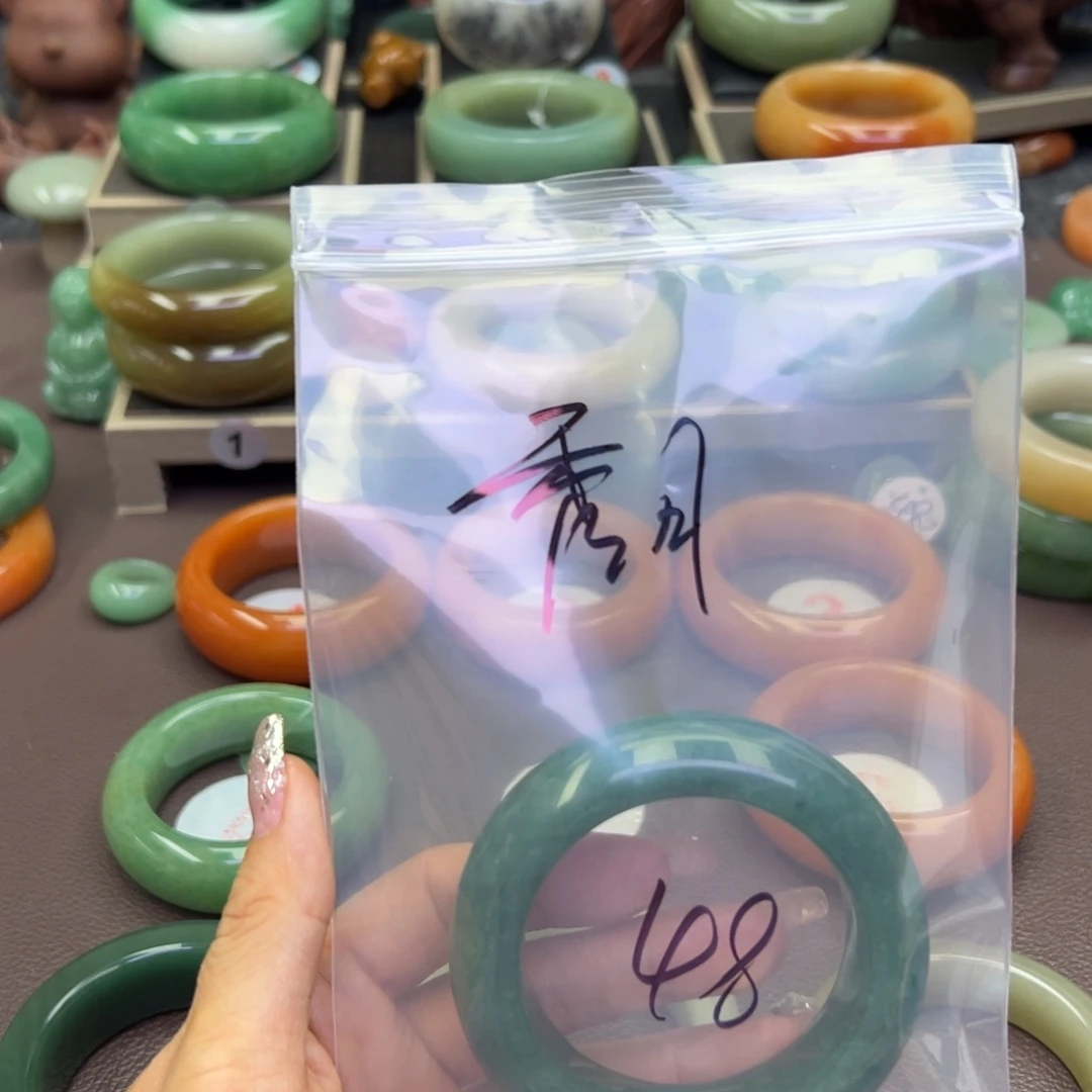 未镶嵌手镯石英岩玉苏*月
