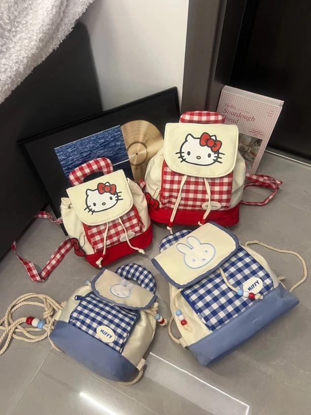 新款！大小kt格子双肩包