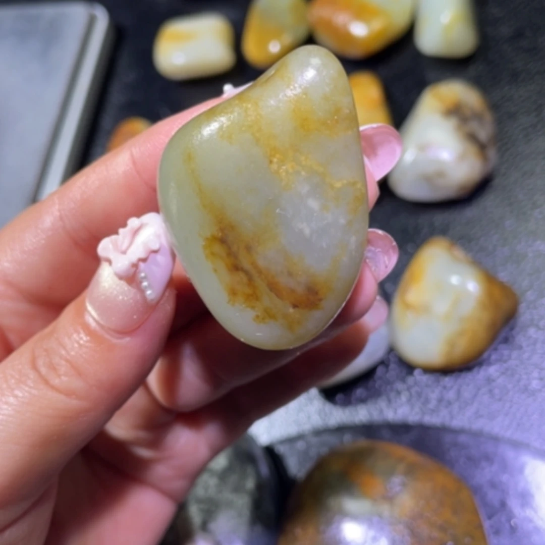 【闪购商品】颈饰未镶嵌和田玉