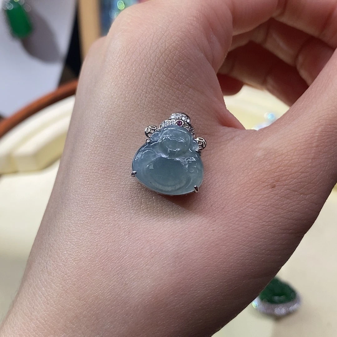 翡翠未镶嵌颈饰米爷爷吊坠