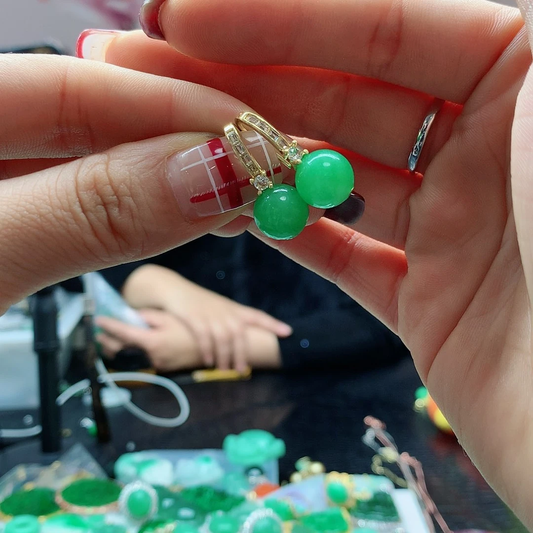 【闪购商品】石英质玉耳坠未镶嵌