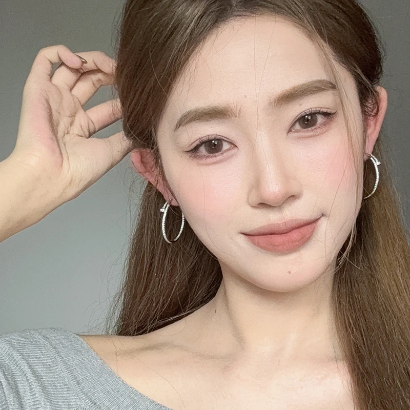 oushipei/欧诗佩 铜合金合成锆石耳饰 钉子造型满钻大圈圈耳环女