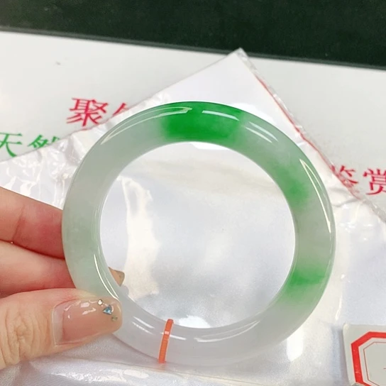 翡翠手镯未镶嵌天然翡翠A货049