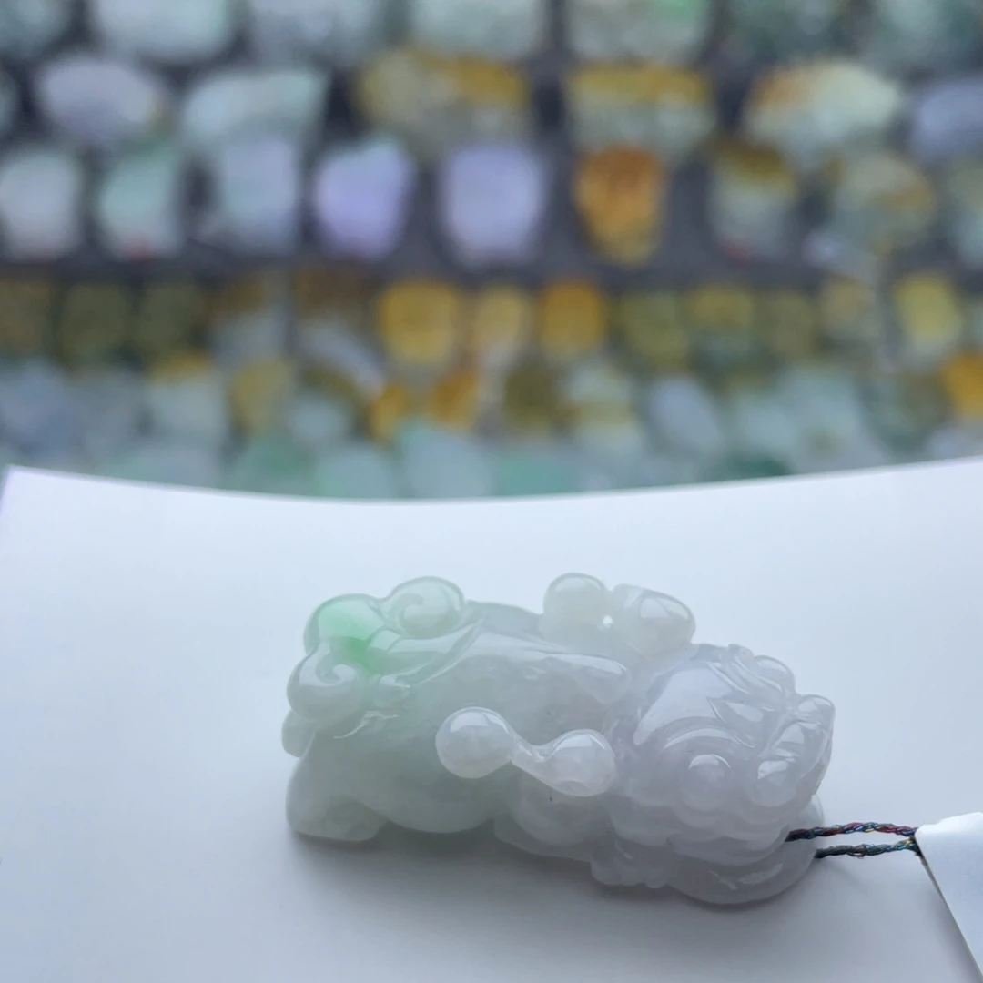 翡翠未镶嵌颈饰貔貅