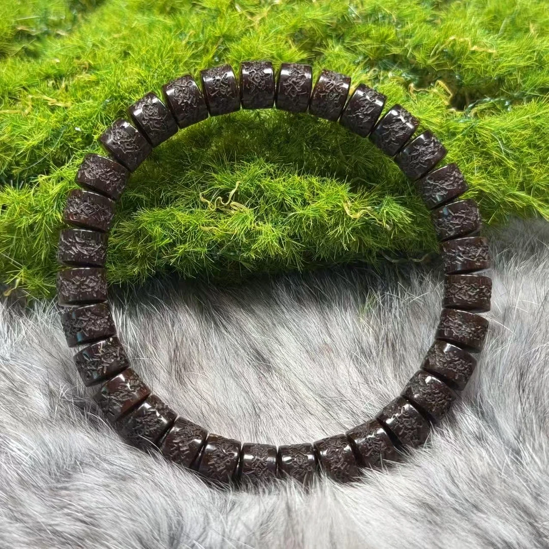 尺寸8x5.8mm左右椰嘎椰蒂原生态精工雕刻单圈一条《小鱼文玩》J013