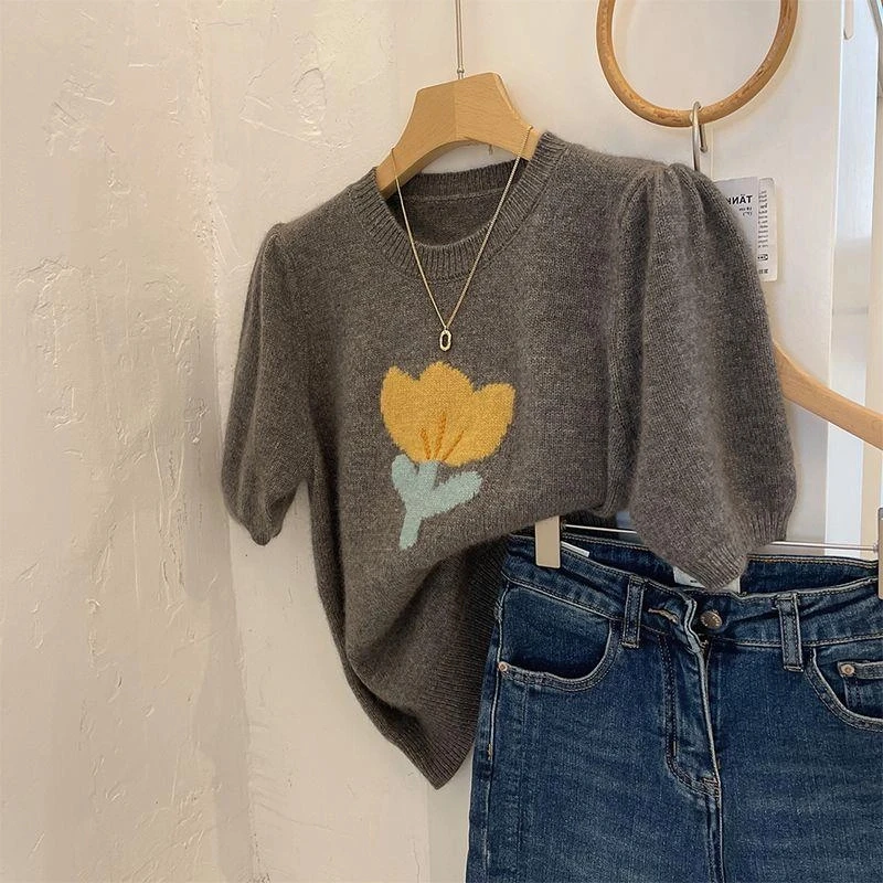 灰色花朵短袖毛衣女春季软糯上衣潮慵懒风圆领套头短款针织衫春秋