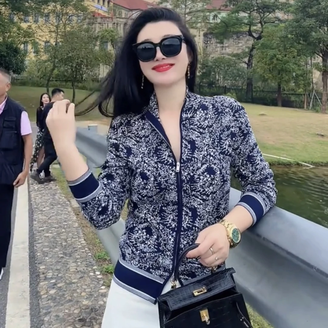 深圳南油重工提花修身气质拉链针织外套