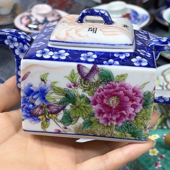 摆件景德镇陶瓷博物有限公司成立