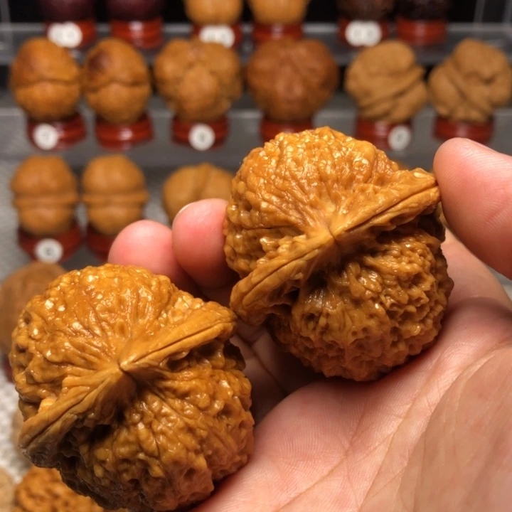 文玩核桃把件30麒麟狮子头